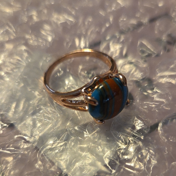 Elegant Blue and Gold Ring - Picture 1 of 1